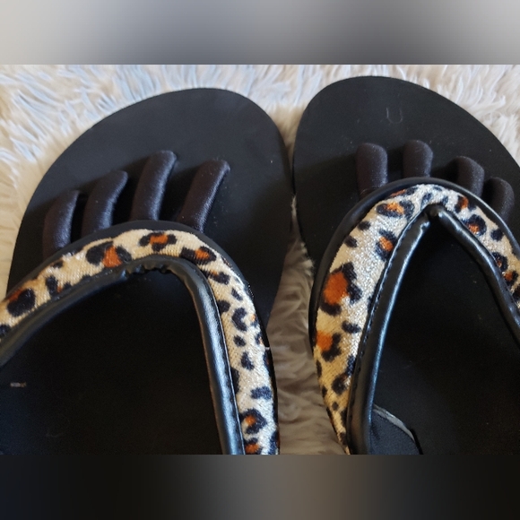 Pedi Couture Flip Flops, Size 9, not used - Picture 5 of 5